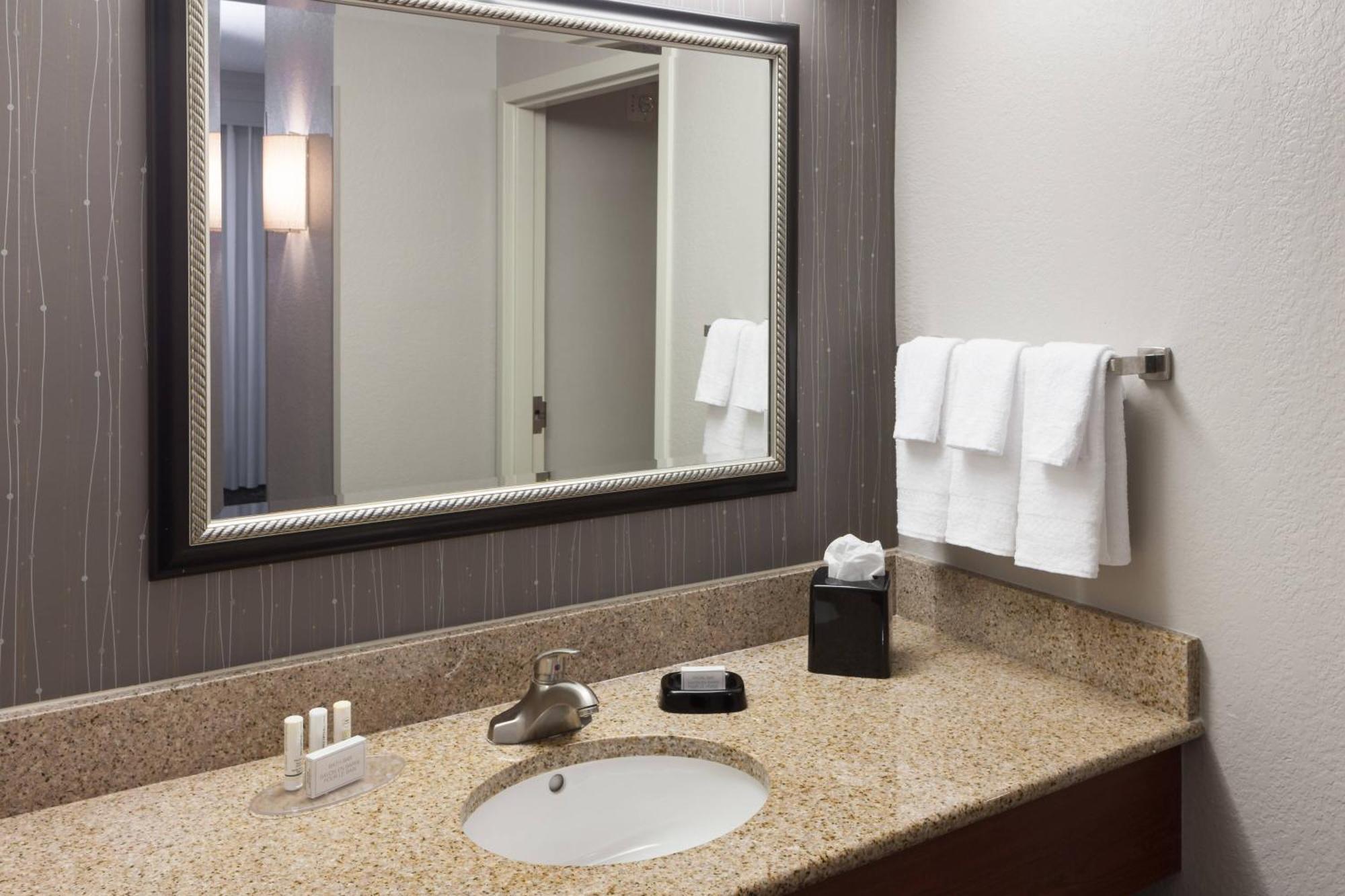 Courtyard By Marriott Miami At Dolphin Mall Sweetwater Εξωτερικό φωτογραφία