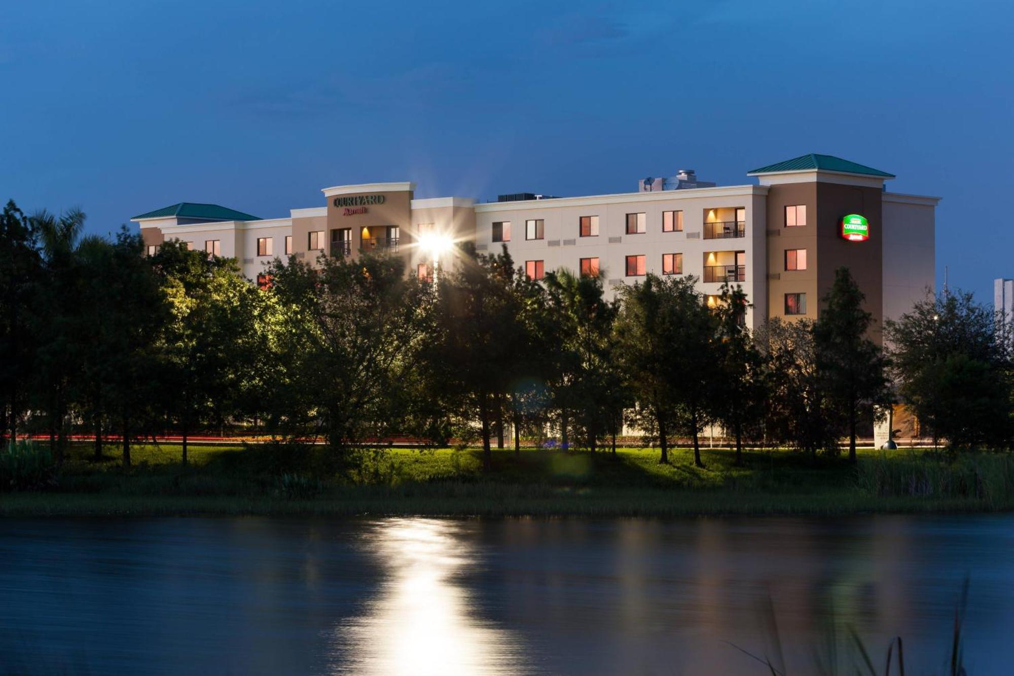 Courtyard By Marriott Miami At Dolphin Mall Sweetwater Εξωτερικό φωτογραφία